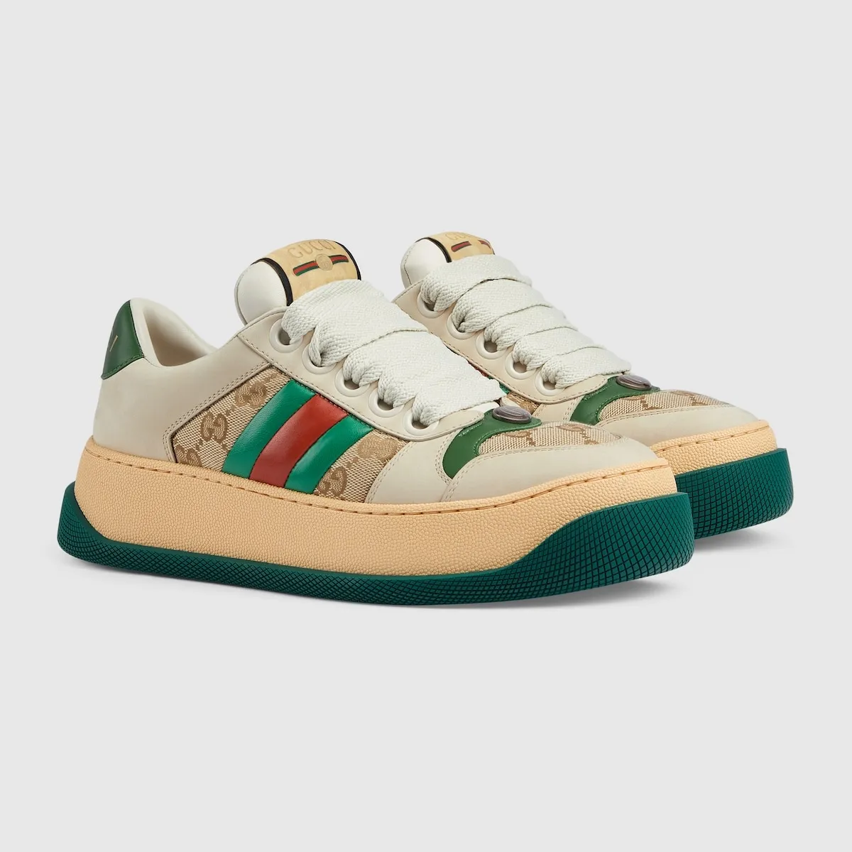 P700 Original item Private mold opening Gucci New Screener series Couple style Chubby Bread shoes Small dirty shoes Fatty Double G Casual sneakers Original purchase Development Original purchase Development Screener series sneakers are inspired by the classic sneakers of the 1970s, named after the defensive action in sports. They are decorated with striped webbing on the side and embellished with retro Gucci logos. These sneakers are made of GG canvas. Purple leather details add depth to the piece with sharp contrast, and the details are fuller. Exquisitely packaged at the delivery counter. Fabric: Original imported cowhide + double G fabric. Lining: Original customized sheep lining. Sole: Original molded TPU outsole. Sole thickness: 6CM. Size: Women's 35-40 / Men's 39-44.